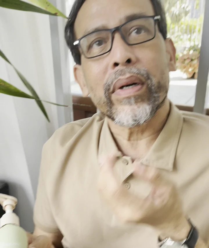 Bingkai sebenar presenter V0510